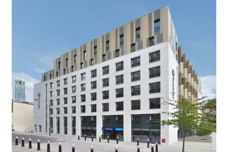 Travelodge London City-1